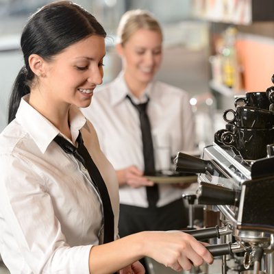 Gastro-Barista an Espressomaschine